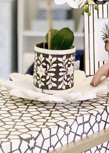 Bone Inlay Resin Flower Vase with <b>Best</b> Design Flower Vase and Medium Size and Customize Color for Home Decorative - Product Image 2