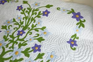 Wholesale Custom Wildflower Hawaiian <b>Quilt</b> Blue Violet Floral Applique Cotton Bedspread Hand Quilted Botanical <b>Bedding</b> - Product Image 4