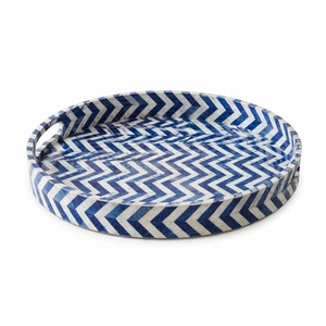 Plateau de service rond géométrique bleu en os incrusté sur mesure, plateau décoratif de luxe Chevron pour table basse de salon - Product Image 4