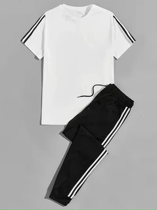 Conjunto Deportivo Informal de Verano para Hombre, Camiseta Blanca de Manga Corta con Rayas Negras y Pantalones Deportivos Negros - Product Image 3
