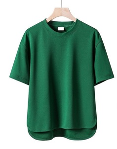 เสื้อยืดผ้าฝ้ายเนื้อนุ่ม ระบายอากาศดี สีพื้น แขนสั้น น้ำหนัก 180 กรัม สำหรับวัยรุ่น ฤดูร้อน ผลิตโดยโรงงาน BD ประเทศจีน รับผลิตแบบ OEM พร้อมปักโลโก้ตามสั่ง - Product Image 3