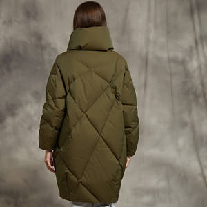 Prix d'usine OEM – Manteau d'hiver matelassé personnalisé pour femme, respirant, avec capuche amovible, fabriqué au Pakistan - Product Image 2
