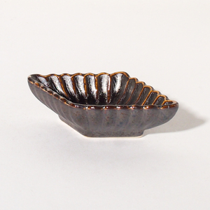 Assiette à sauce soja en porcelaine en forme de diamant - Vaisselle Mino fabriquée au Japon, emballée, pour desserts - Product Image 6