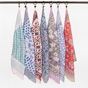 Pañuelo Ligero de Algodón Orgánico Hecho a Mano con Estampado Floral, Ecológico, Estilo Bohemio, Unisex, para Cabello y Cuello - Product Image 5