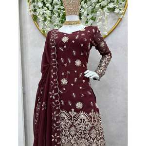 Hermoso Conjunto de Top, Falda y Dupatta con Bordado de Hilo y Lentejuelas, Talla XL - Product Image 1