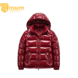 Veste matelassée noire brillante avec capuche et logo personnalisé – Manteau d'hiver en duvet pour homme – Fabricant en gros OEM - Product Image 1