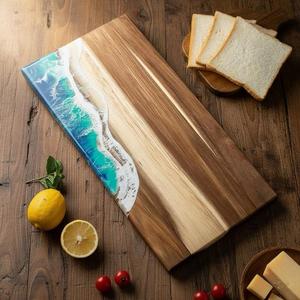 Planche à découper en bois naturel avec incrustation en résine époxy, faite à la main, pour la cuisine et la préparation des aliments - Product Image 2