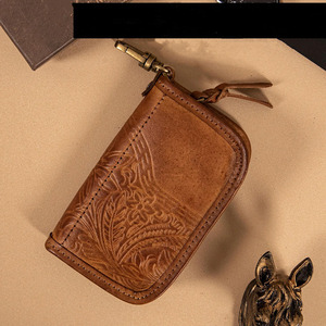 Porte-clés de luxe en cuir avec plusieurs compartiments pour clés, cartes et objets personnels - Product Image 3