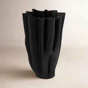 Vase à fleurs en fer fait main durable, design côtier, écologique, pour table de Noël - ZAHID EXPORTS Vente en gros ZE-3593N - Product Image 1