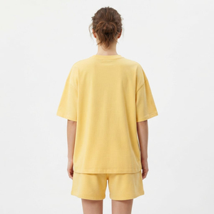 Ensemble deux pièces décontracté pour femme : T-shirt à manches courtes et short en coton, coupe ajustée, tailles personnalisées – Vente en gros - Product Image 3