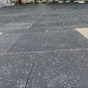 Suelo de Gimnasio de Caucho Reciclado de Alta Calidad, 20 mm de Grosor, Diseño Moderno, Venta al Por Mayor - Product Image 2