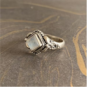 Vintage Handmade Textured Moonstone Sterling Silver Ring <b>Oxidized</b> Band - Cabochon Wholesale Jewelry - Product Image 3