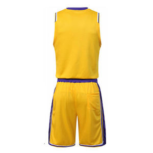 Tenue de sport personnalisée OEM à sublimation, séchage rapide, évacuation de l'humidité, respirante, grande taille, ensemble uniforme de basketball avec impression graphique personnalisée - Product Image 6