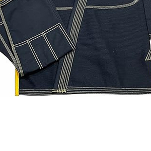 Uniforme de karaté personnalisé avec tissu flexible et construction respirante pour l'entraînement sportif et les compétitions Uniforme de karaté - Product Image 4