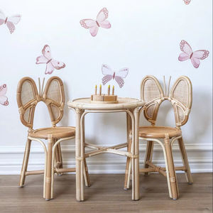 Conjunto de mesa y silla para niños en forma de mariposa - Tejido con ratán natural, ideal para estudiar, jugar y fiestas. - Product Image 1