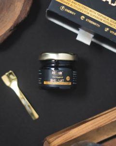 Crème de résine de Shilajit de l'Himalaya 70% extrait d'herbes, contenant en verre, emballé sous vide, 100% naturel - Product Image 4