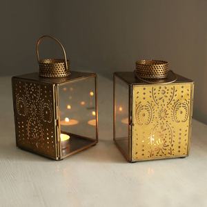 Lanternes en verre classiques vintage en laiton, décoratives pour la maison, mariage, Noël, faites à la main, découpées, imprimées, pour bougies piliers - Product Image 1