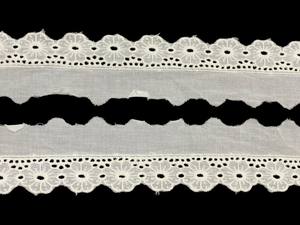 Dentelle brodée en coton blanc de qualité supérieure – Bordure festonnée florale en dentelle de coton pour la couture, les kurtis, les robes - Product Image 2