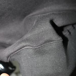 เสื้อสเวตเชิ้ตคอเต่า KASH BLACK สีขาว 100% ปักลายแบบ Applique คอเสื้อกว้าง URBAN PRODUCTIONS - Product Image 5