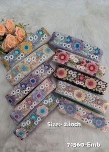 Dentelle florale brodée aux couleurs vives avec des fils colorés, idéale pour les robes, les saris, les garnitures, les artisanat et la décoration. - Product Image 5