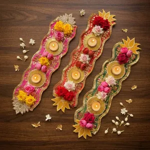 Chemin de table artisanal en tissu pour Diwali avec porte-diya et roses colorées, décoration traditionnelle pour la maison - Product Image 2