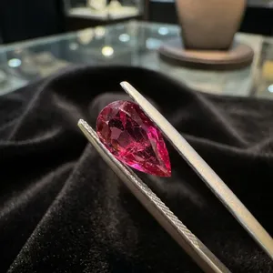 Tourmaline Rubellite Naturelle 1,37 CT Coupe Poire Pierre Précieuse Libre Couleur Magenta Profond avec Effet de Jeu de Couleurs/Feu Africain pour la Fabrication de Bijoux/Collectionneur - Product Image 5