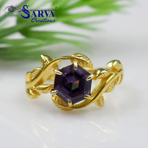 Anillo Hexagonal de Alejandrita en Plata de Ley 925 con Diseño de Hoja de Vid, Anillo de Compromiso Hecho a Mano, Joyería Fina, Regalo para Mujer - Product Image 1