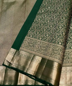 Sari de seda verde claro listo para enviar, vestido tradicional indio estilo Banarasi, sari drapeado con borde estampado para ceremonias. - Product Image 5