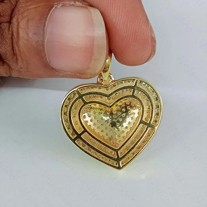 Collar de lujo con colgante de corazón con incrustaciones de moissanita, diseño en capas con baño de oro, estilo hip hop, para hombres y mujeres. - Product Image 4