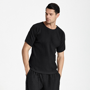 T-shirt plissé Miyake de haute qualité pour homme, col ras du cou, manches courtes, 100 % polyester respirant, style décontracté chic, idéal pour l'été, 180 g, vierge - Product Image 6