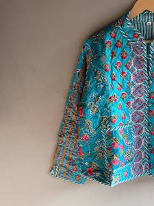 เสื้อแจ็คเก็ตผู้หญิงลายดอกไม้แบบควิลท์ คอจีน แขนยาว ปักมือ สำหรับใส่ในฤดูใบไม้ร่วง ของขวัญสำหรับเธอ - Product Image 2