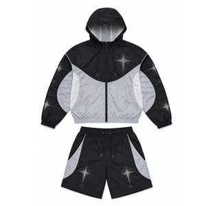 Conjunto Deportivo Unisex de Verano con Estampado de Estrellas en Negro y Gris, Sudadera con Cierre y Capucha, Pantalones Cortos con Cordón, Ropa Deportiva Ligera, Cortavientos - Product Image 1