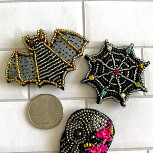 Breloques de sac brodées de perles de rocaille, style créateur, design personnalisé, avec perles - Product Image 1