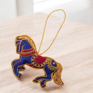 Décoration murale suspendue Zari de luxe – Artisanat indien ethnique perlé pour mariage, festival et décoration de cadeaux - Product Image 1