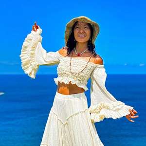 Ensemble deux pièces bohème pour femme, haut court en coton blanc, jupe longue évasée, épaules dénudées, manches longues, vêtements de plage naturels lavables - Product Image 1