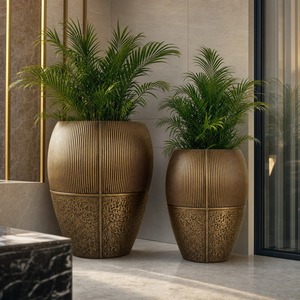 Jarrón de Piso Contemporáneo Texturizado, Maceta Decorativa Hecha a Mano para Interiores, Macetero de Metal de Diseño Moderno - Product Image 4