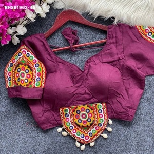 Collection de blouses pour festivals en coton magique avec broderie style Gamthi, patchwork et bordure en dentelle Kodi – Fournisseur d'Inde - Product Image 1