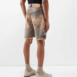 กางเกงยีนส์ขาสั้นผู้ชายแบบขาดๆ แต่งกระดุม สั่งทำได้ MOQ ต่ำ ขายส่ง - Product Image 4