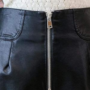 Shorts en cuir sexy pour femme, coupe slim, effet push-up fessier, style taille haute, mode été 2025, pour boîte de nuit et discothèque - Product Image 4