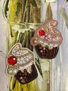Elegante Broche Bordado a Mano con Cuentas para Amantes de la Moda, Broche Artístico con Bordado Floral y Adornos de Cuentas Finas - Product Image 6