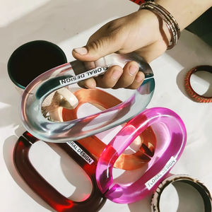 Decoración de pared de la mejor calidad, eslabones de cadena de resina de gran tamaño y colores claros, eslabones grandes de resina de varios colores disponibles. - Product Image 1