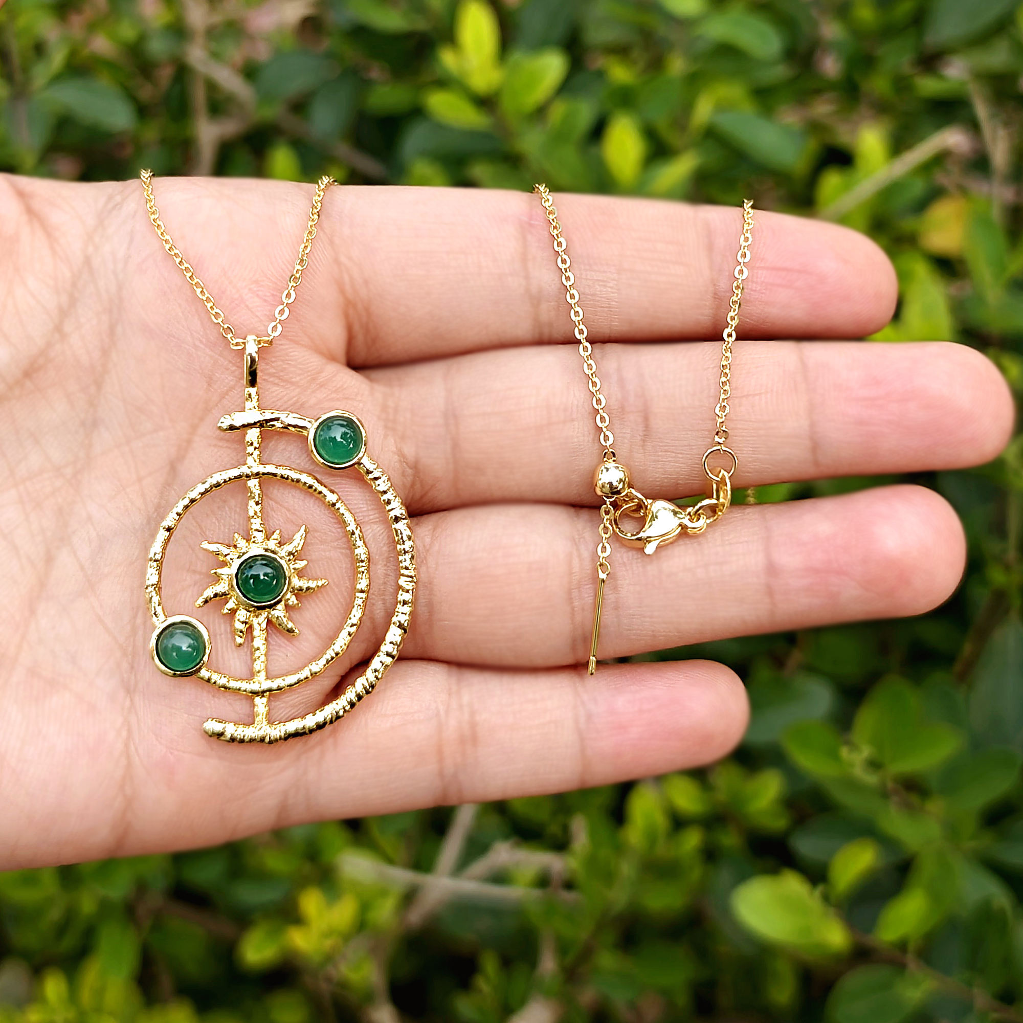 สีเขียว