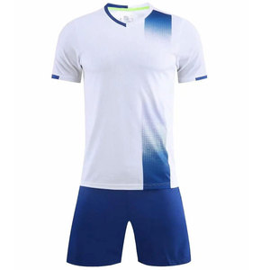 Uniforme de fútbol para hombre, cuello redondo, poliéster, uniforme de fútbol sublimado con logotipo y nombre personalizados, uniforme de fútbol OEM. - Product Image 2