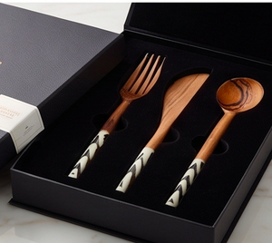 Ensemble de couverts en bois moderne avec design de poignée en chevron, finition mate naturelle, style minimaliste pour le camping, la maison, la cuisine et l'hôtel - Product Image 3