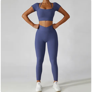 Conjunto Deportivo para Mujer, Top Corto Negro sin Mangas y Leggings de Cintura Alta, Ropa Deportiva Elástica sin Costuras - Product Image 3