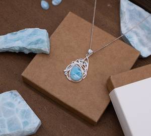 จี้เพชรลาลีมาร์บลูโทแพซทำมือจาก NIKHIL GEMS เงินแท้ชุบทองคำขาว สไตล์วินเทจ เหมาะสำหรับเป็นของหมั้น  สำหรับทั้งชายและหญิง - Product Image 3