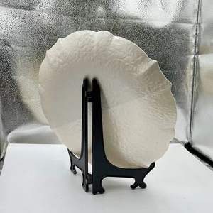 Assiettes de présentation modernes et simples en verre, argentées, style occidental, avec bordure dorée irrégulière et dentelle, pour steak, idéales pour la décoration de fêtes et d'hôtels. - Product Image 3