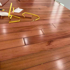 Piso de Madera de Caoba E2 con Acabado Natural, Duradero y Elegante para Uso en Interiores, Adhesivo para Pisos, Consolidación de Madera - Product Image 1