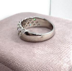 Bague de fiançailles tendance pour femme en argent sterling 925, sertie de moissanite taille brillant à canaux diagonaux, multi-rangs ondulés - Product Image 4