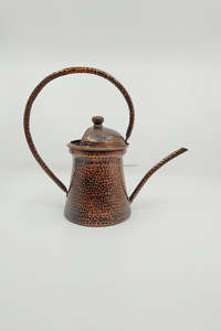 Arrosoir élégant en acier inoxydable poli or avec un design élégant, parfait pour les besoins d'arrosage importants - Product Image 5